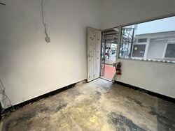 Ang Mo Kio Avenue 6 (D20), Shop House #589749191